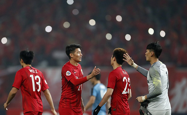 熊猫直播平台官方-赛地聚焦——亚冠今夜热度飙升，芝加哥公牛豪取连胜，管理层满意，医务组通报恢复