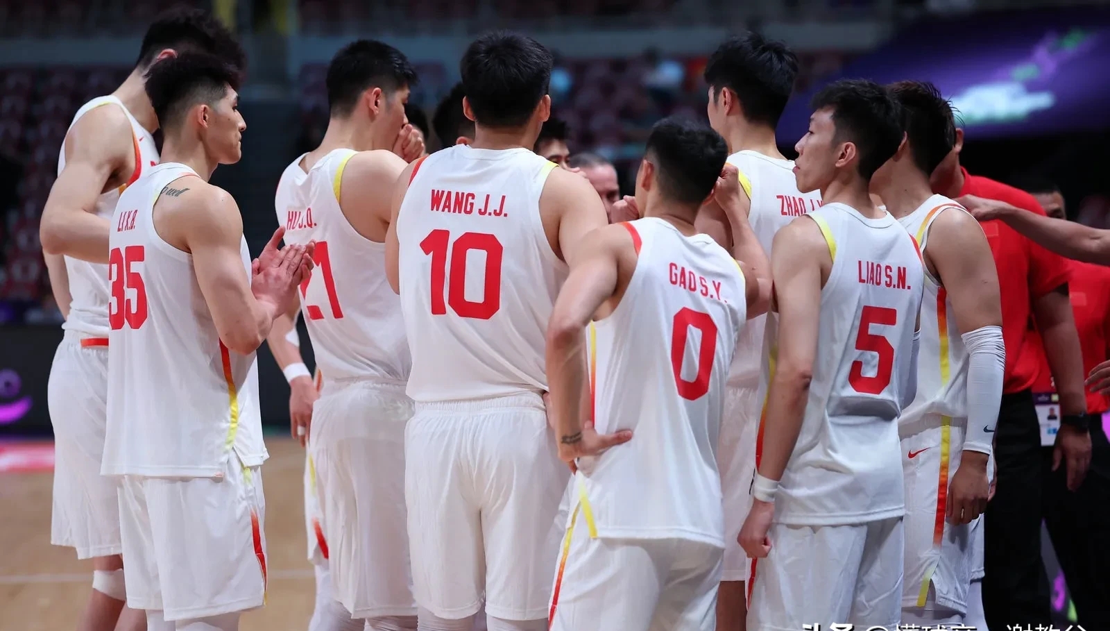 熊猫体育官方网站-关键时刻体能课后，广东宏远复出首秀备战NBA季后赛，球迷炸锅，训练强度明显提升